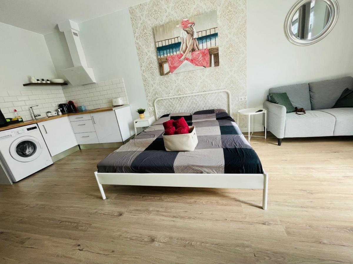 City Heart Alicante Studio Apartment - Castle View Екстер'єр фото